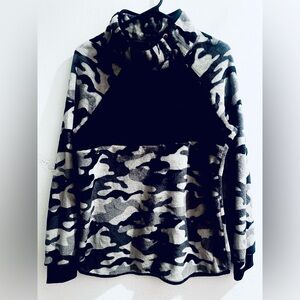NWOT Boutique Brand Black, Gray, & White Camouflage Fleece Pullover Women’s MED